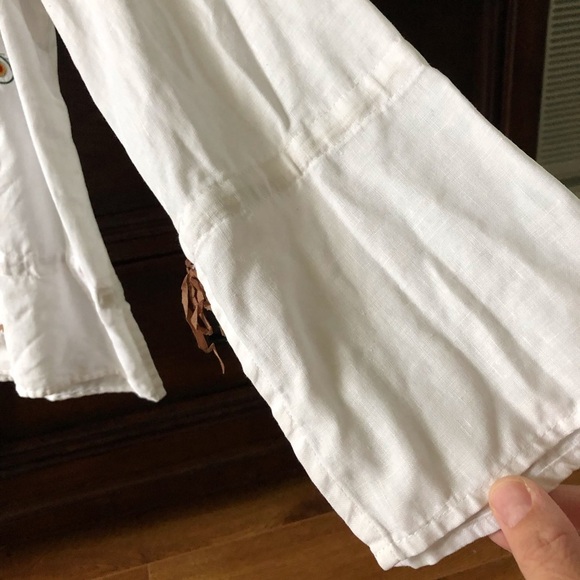 Linen Blend Long sleeve peacock embroidered top in size M - Picture 6 of 7